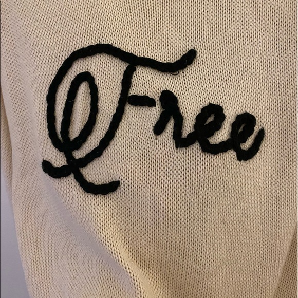 Scripted Sweater Size Large - Picture 3 of 8